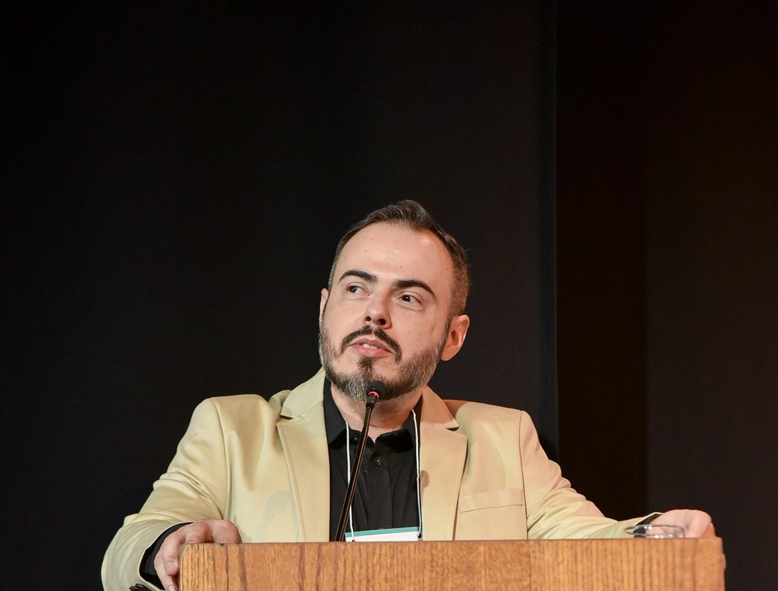 Dr. Thiago Gontijo durante atividade acadêmica